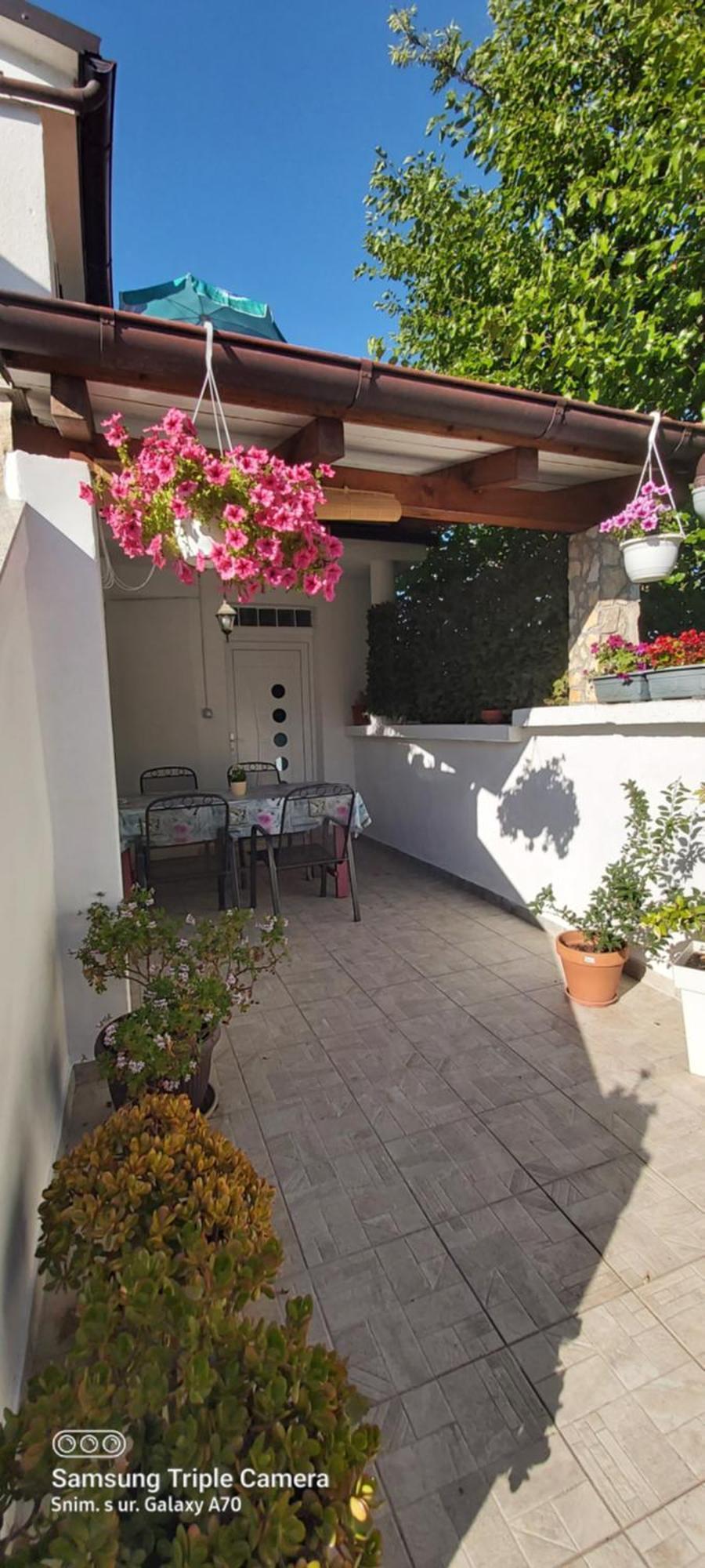 Jolanda Apartment